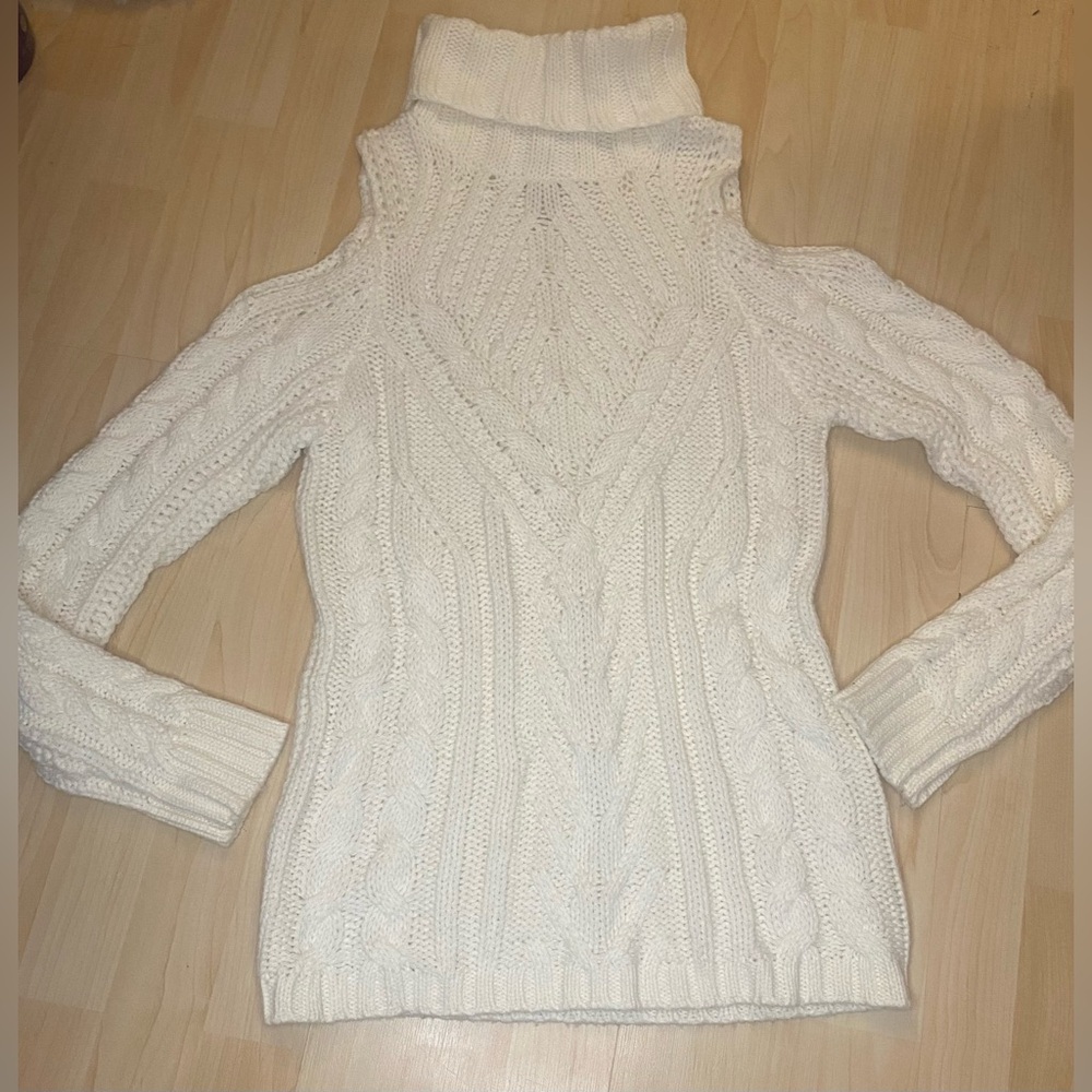 American Rag cold shoulder sweater - Picture 13 of 15
